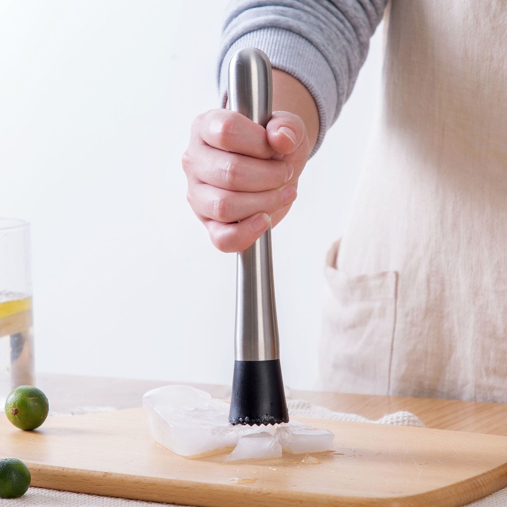 Stevige ijsvergruizer met lang - Muddler Cocktail Bar recensie en prijs